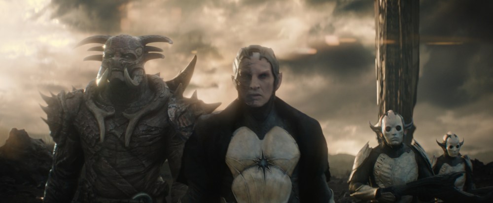 "Marvel's Thor: The Dark World" L to R: Kurse (Adewale Akinnuoye-Agbaje) and Malekith (Christopher Eccleston) Ph: Film Frame © 2013 MVLFFLLC. TM & © 2013 Marvel. All Rights Reserved.