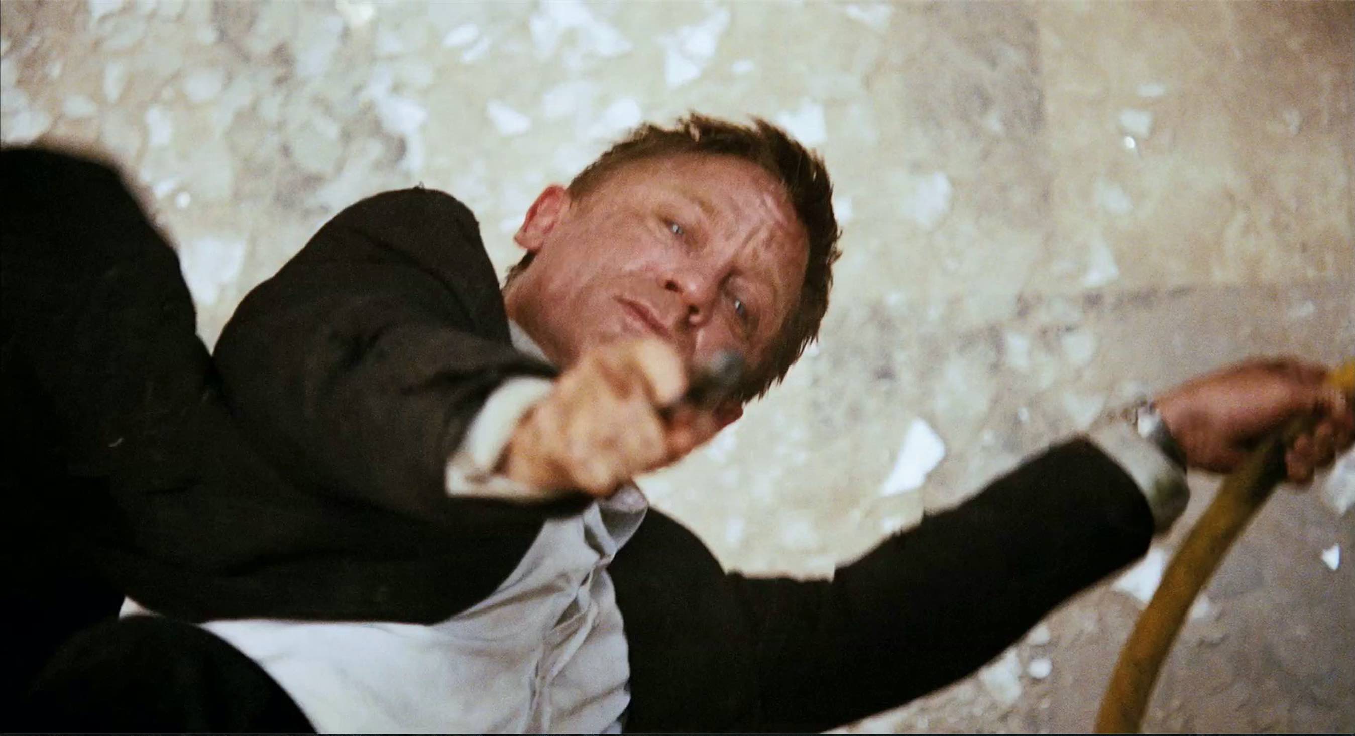 Quantum-of-Solace-Nuovo-Cinema-Lebowski-3[1]