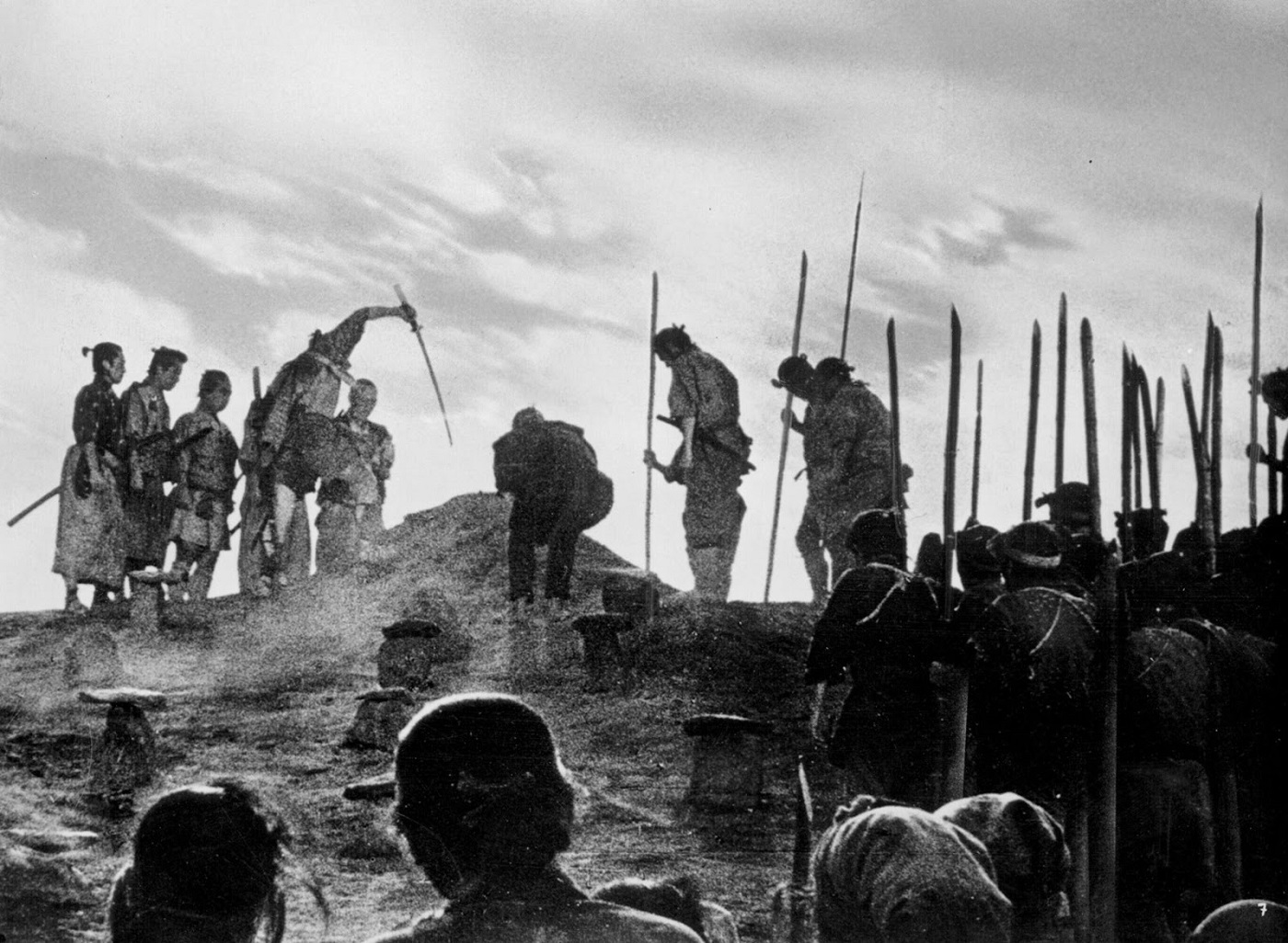 Funeral_Seven-Samurai_1954