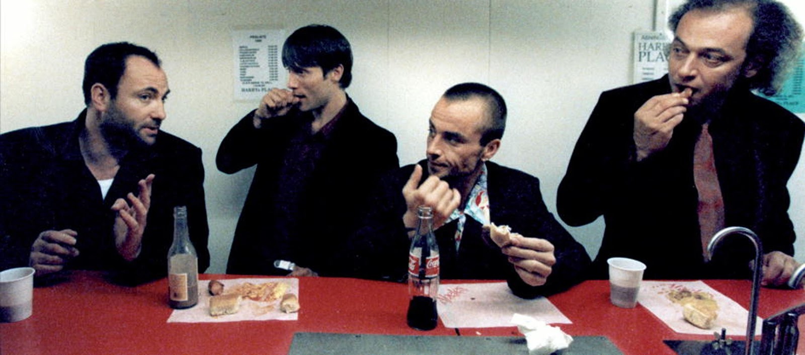 MV5BNGE0Mjk5NmYtNjg4Ni00ODY5LWEyYzAtZWE2OTE4YmE4NjViXkEyXkFqcGdeQXVyMjUyNDk2ODc@._V1_