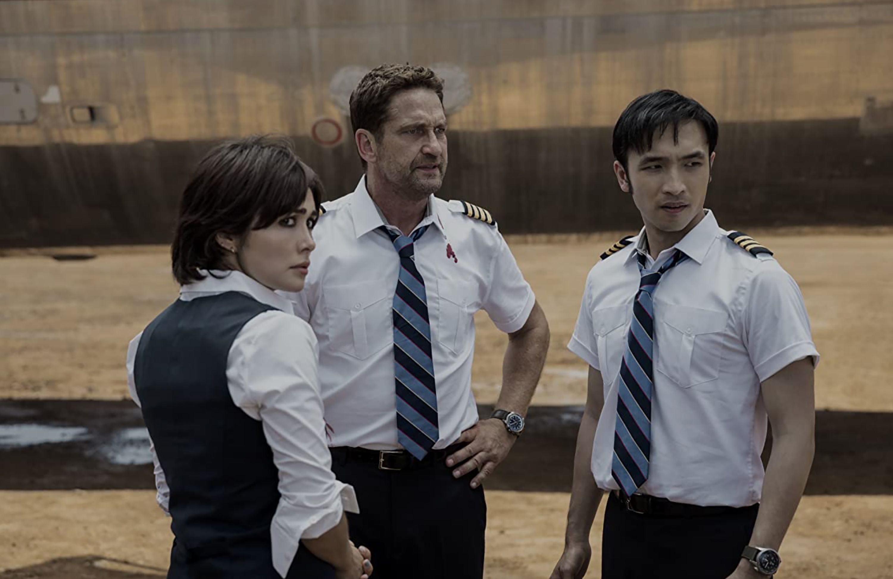 230106131034-01-plane-movie-review